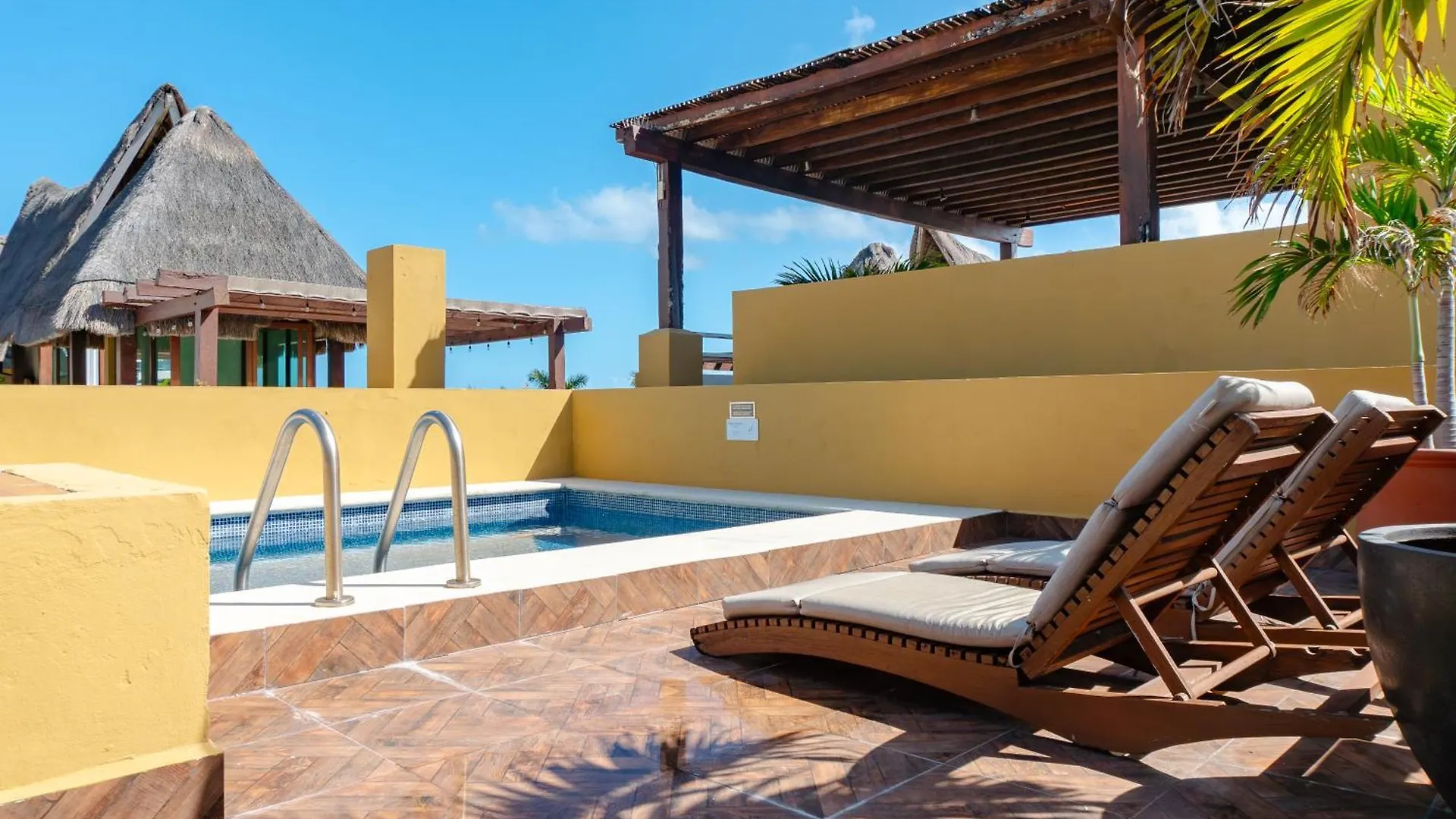 Pueblito Beachside By Bvr Playa del Carmen